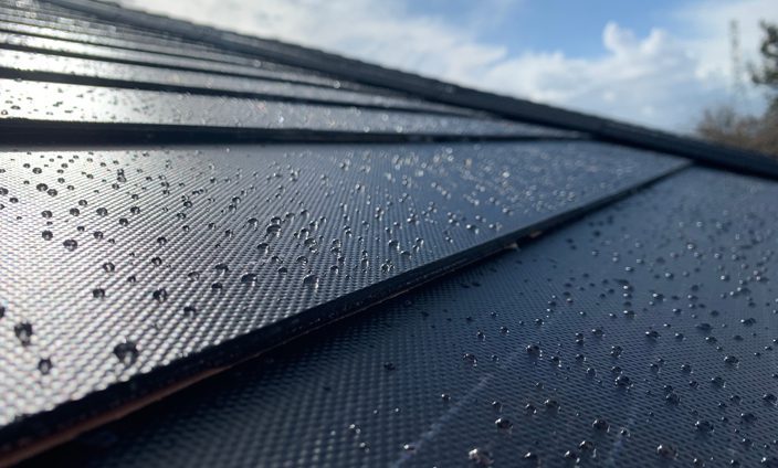 weatherguard-solar-shingles-with-rain